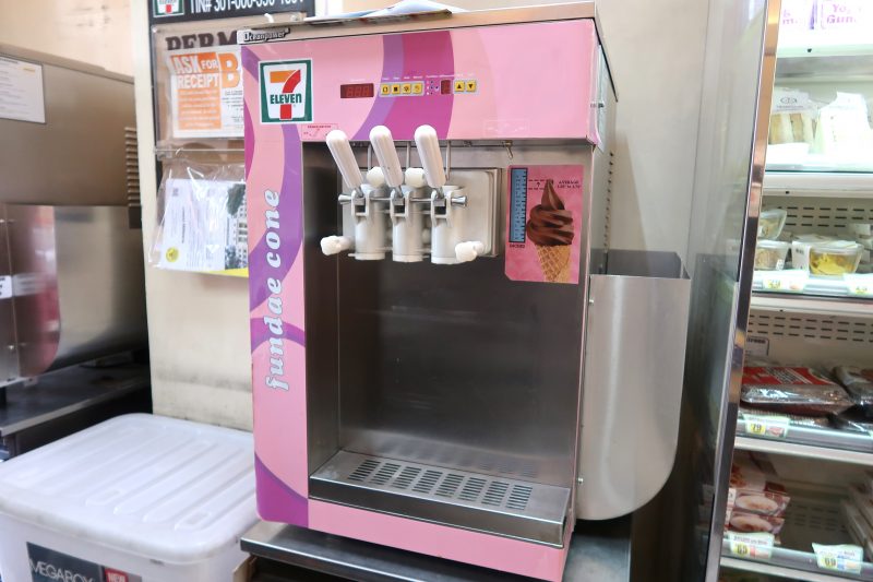 セブ島のセブンイレブンのソフトクリーム