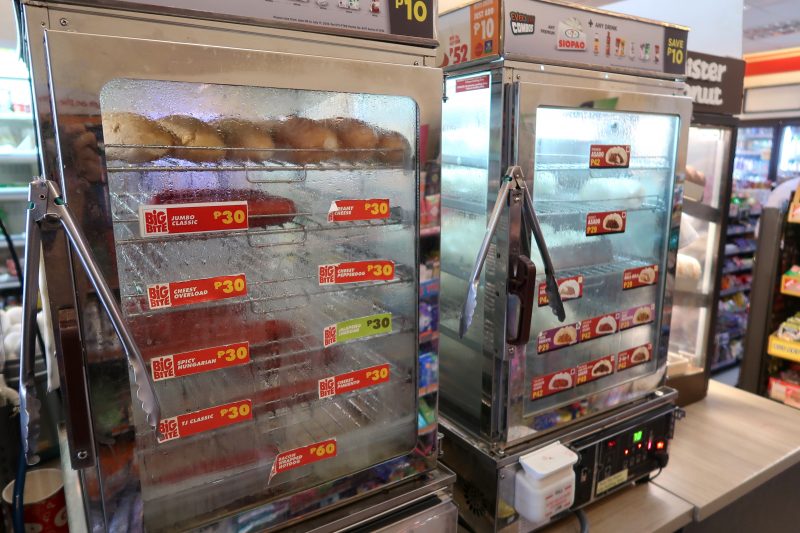 セブ島のセブンイレブンのホットスナック