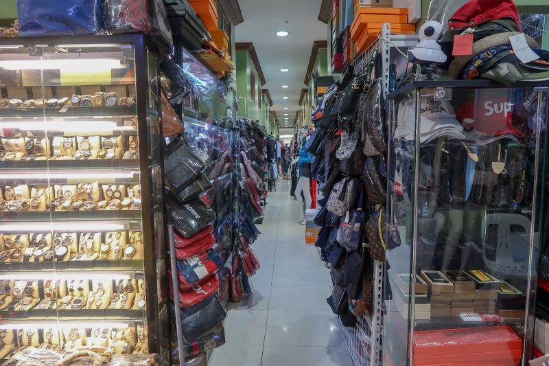 パークモール（Parkmall）の２階の偽物アイテム
