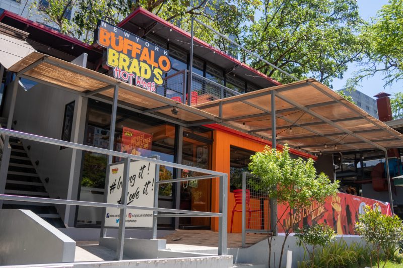 セブ島ITパークのNEW YORK BUFFALO BRADS