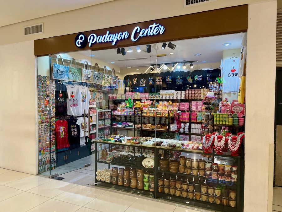 アヤラモール・セントラルブロック内のお土産専門店