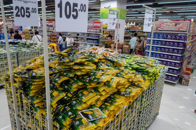 アヤラモールの食料品スーパーMETRO