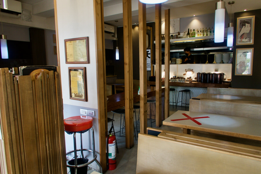 セブ島Tongara Ramenの店内