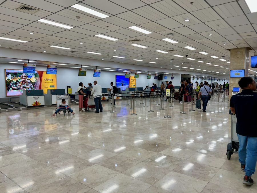 マクタン・セブ国際空港のターミナル1のチェックインカウンター