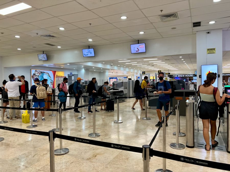 マクタン・セブ国際空港のターミナル1の保安検査