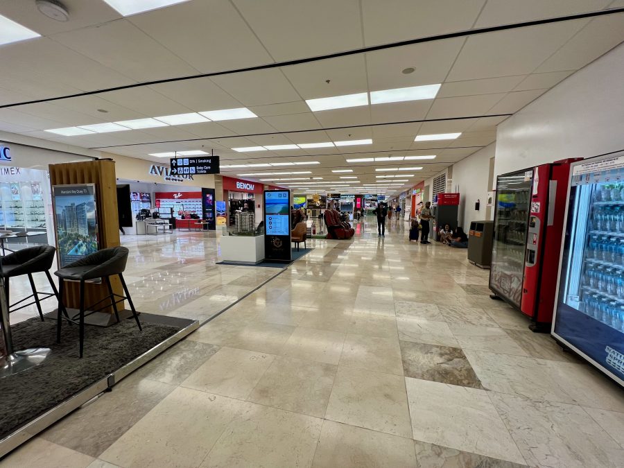 マクタン・セブ国際空港のターミナル1の出発ロビー