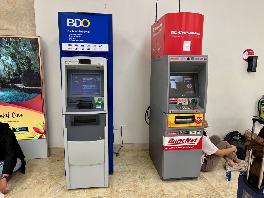 マクタン・セブ国際空港のターミナル1のATM