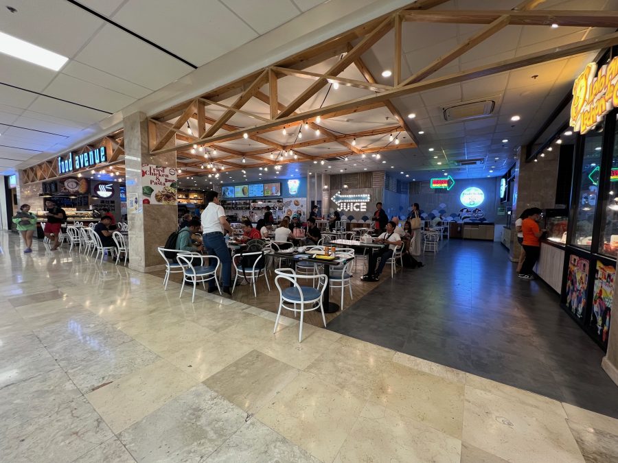 マクタン・セブ国際空港のターミナル1のレストラン