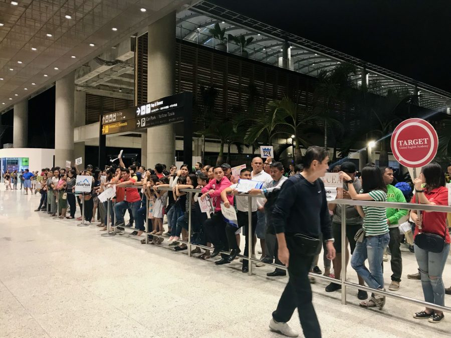 マクタン空港国際線到着ロビー