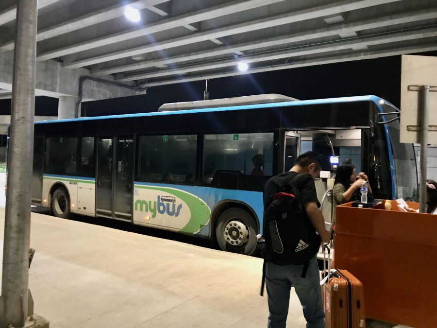 マクタン・セブ国際空港のエアポートバス (MyBus)