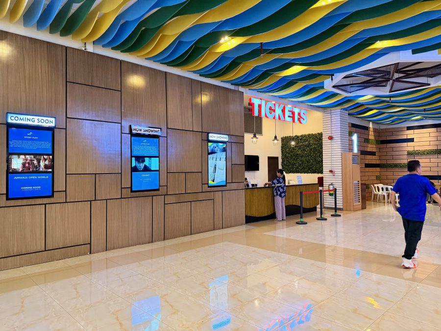 アイランドセントラルマクタンのTHEATERS（映画館）